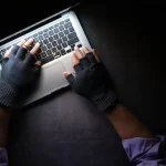 Daten eingehender Hacker – Gefahren für Vermieter und Kontodiebstahl